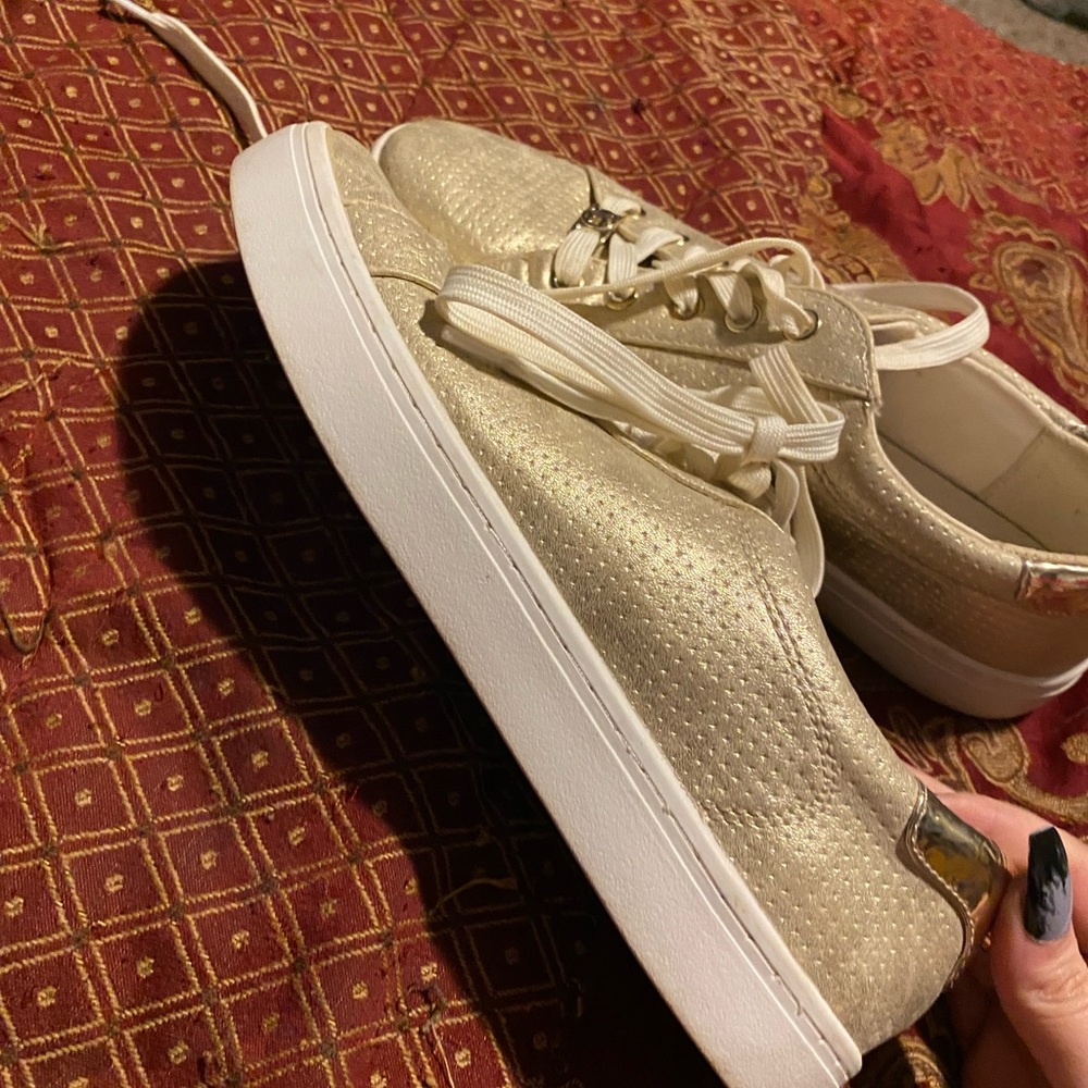 Shoes - Picture 2 of 6